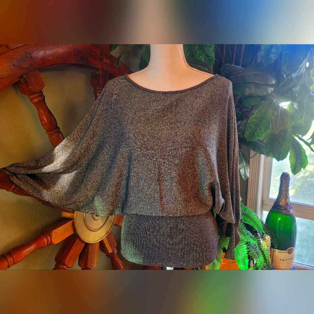 Vintage Red Paint Metallic Sweater Size Medium Italy Gold Black
